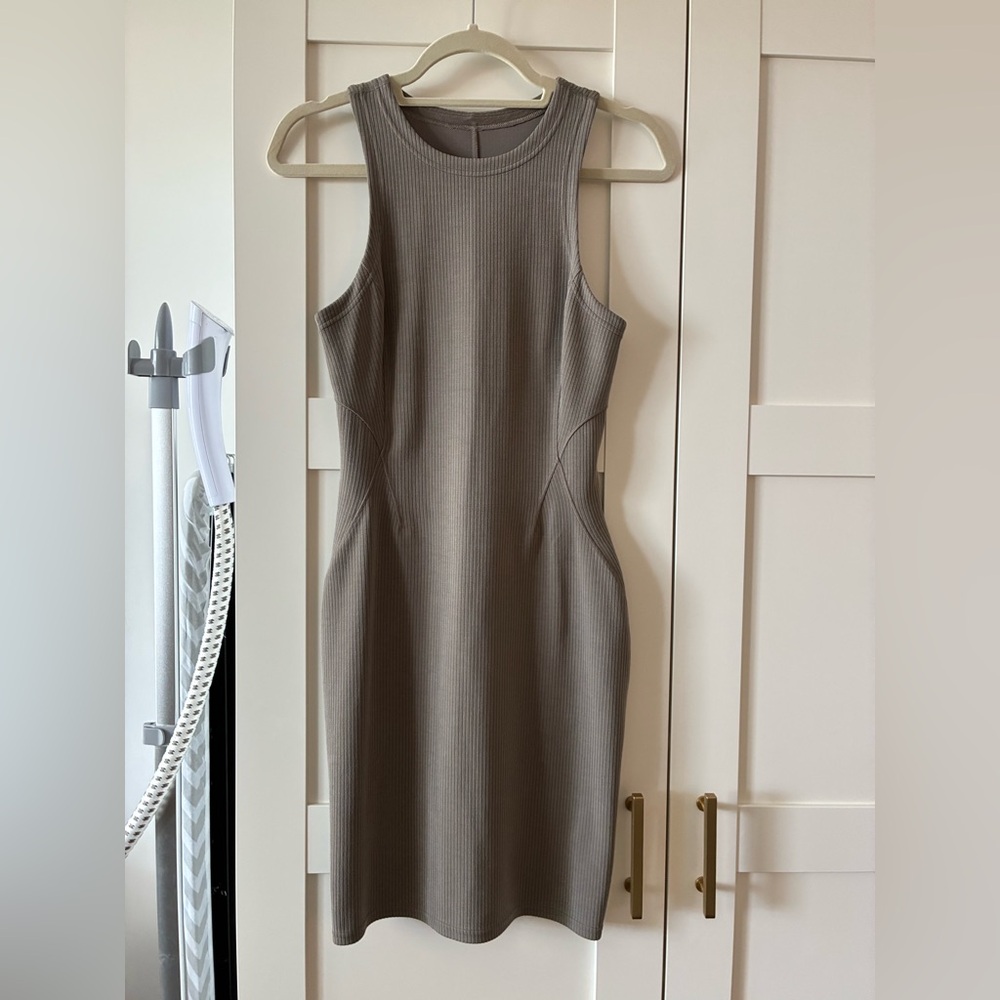 Lululemon Shapeshift Dress sz 6